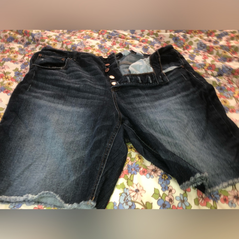 Time and Tru Dark Blue Distressed Denim Shorts - Button Fly - Picture 1 of 3